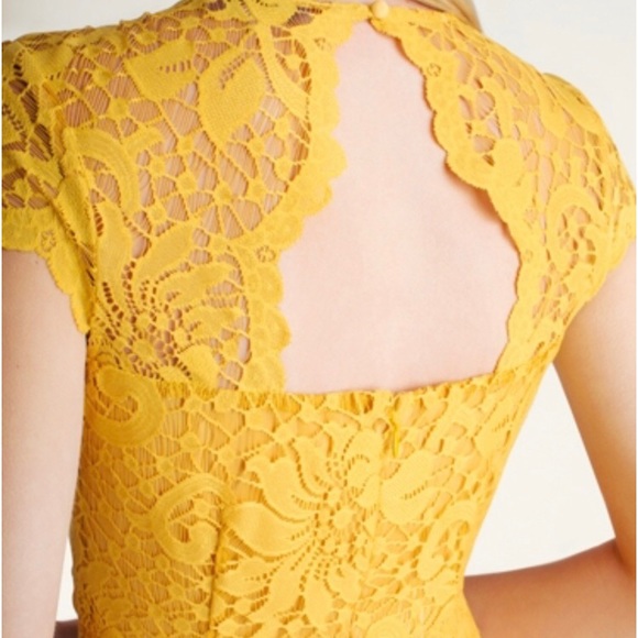 Yellow lace open back dress worn once - Picture 6 of 11
